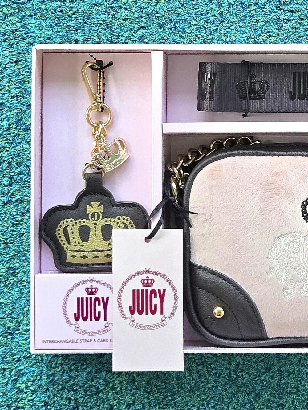 Juicy Couture Velour Slim Camera Bag Set - Picture 2 of 5
